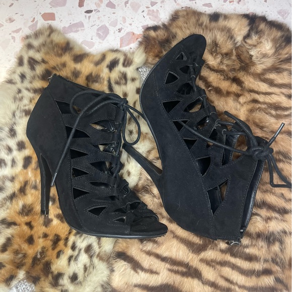 3/$20 💥 Chinese Laundry Strappy Lace-up Black Heels | Size 6.5 - Picture 2 of 10